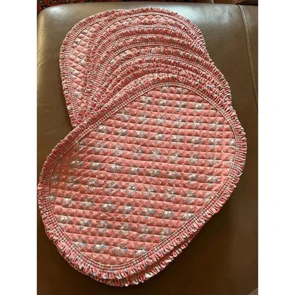Set of Twelve (12) Quilted Retro Ruffled Placemats Pink Blue White